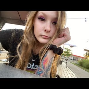 Meet your Posher, Kayla